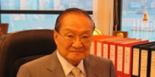武侠小说大师金庸去世
